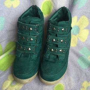💚✨💎 Studded Emerald Green Sneaker Wedges 💎✨💚
